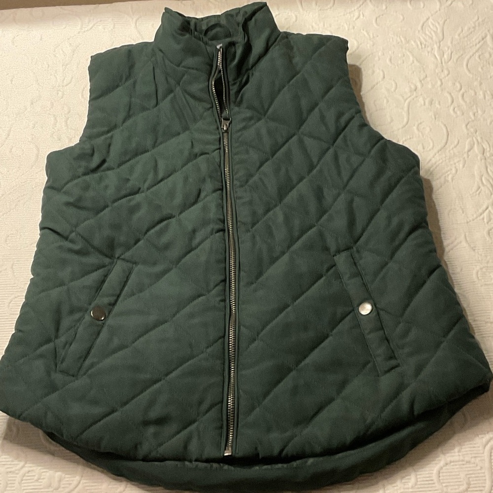 Laura Scott Dark Green Quilted Vest. Size Small